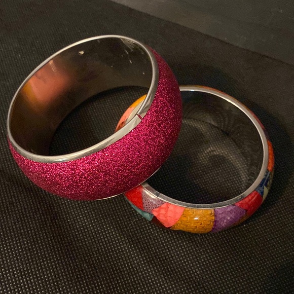 Vintage lot of 2 hot pink sparkles & multi metal Bracelet/bangles - Picture 2 of 10